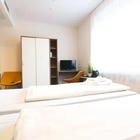 Отель Gaestehaus Gothensee *